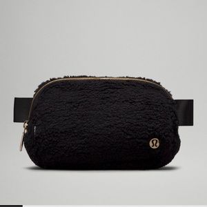 Lululemon Fleece belt bag
